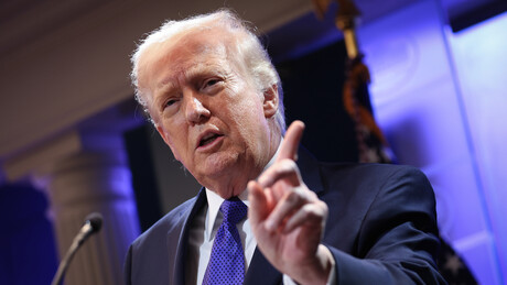 Trump anuncia aumento de tarifa global para 15% após decisão da Suprema Corte