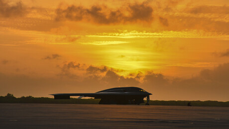Onde fica a Ilha de Diego Garcia e qual seria seu papel num possível ataque dos EUA ao Irã?