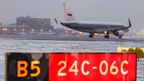 Todos os aeroportos de Moscou são fechados devido a ataque de drones ucranianos