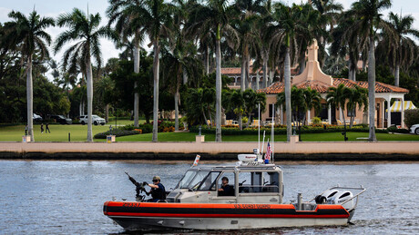Homem tenta entrar na residência de Trump e é morto a tiros