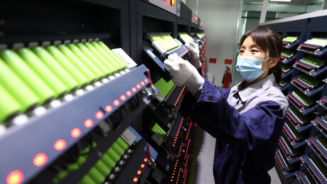 Gigantes chinesas avançam sobre mercado bilionário de baterias no Brasil