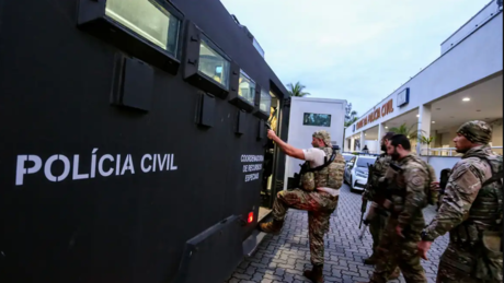 Polícia Civil cumpre centenas de mandados de prisão em megaoperação no Rio de Janeiro