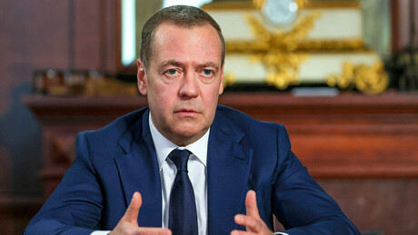 Fornecer armas nucleares a Kiev tornará Paris e Londres alvos legítimos, alerta ex-presidente russo