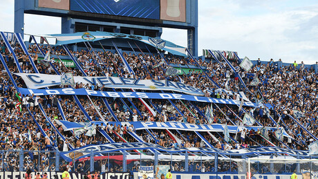 AFA paralisa futebol argentino em meio a cerco fiscal e queda de braço com Milei