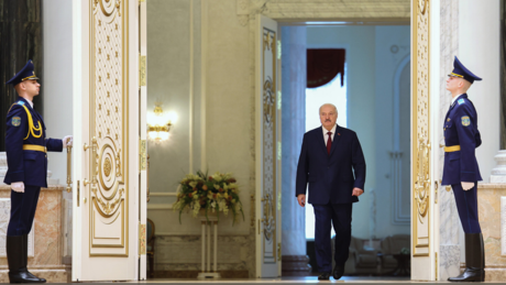 Lukashenko alerta para 'corrida insana por armas nucleares' e condena 'histeria militar da Europa'