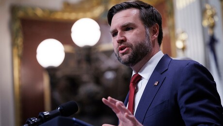 Vice de Trump afirma ter visto 'provas' de nova tentativa do Irã de desenvolver armas nucleares