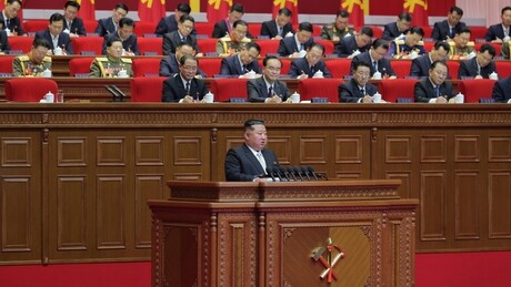 Kim Jong-Un promete ampliar arsenal nuclear sob hostilidades dos EUA