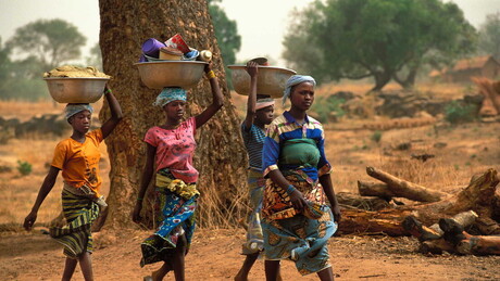 Ex-funcionário da embaixada dos EUA  é condenado à prisão perpétua por estupro de menores na África