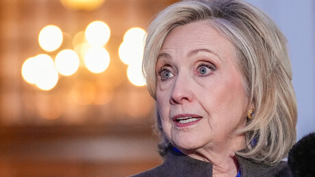 Epstein, aliens, pizza: Hillary Clinton critica rumo do seu interrogatório no Congresso