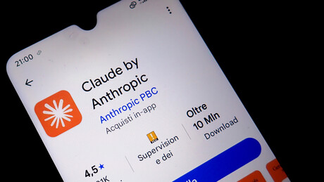 Trump bane IA do governo dos EUA por ser 'radical de esquerda e woke'