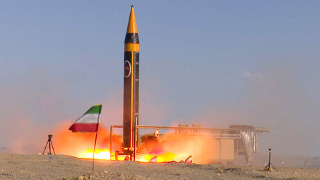 Irã lança dezenas de mísseis balísticos contra Israel — Imprensa