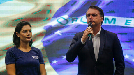 Bolsonaro escreve carta a Michelle com pedidos de união na direita