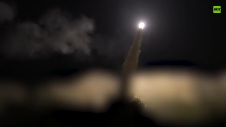 VÍDEO: Irã dispara mísseis balísticos contra alvos dos EUA e de Israel