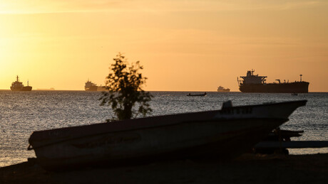 Irã ataca 3 petroleiros dos EUA e do Reino Unido