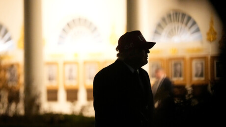 'Eu o peguei antes que ele me pegasse': Trump sobre a morte do aiatolá Ali Khamenei