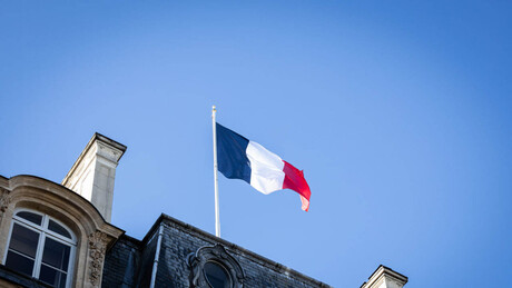 França culpa Irã por responder aos ataques não provocados de EUA e Israel