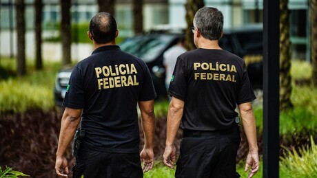 PF prende brasileiro suspeito de desviar US$ 2,6 milhões em criptomoedas de corretora nos EUA