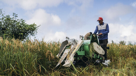 China envia mais de 80 máquinas agrícolas ao Brasil em parceria com o MST