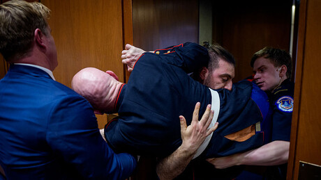 VÍDEO: Veterano protesta no Senado dos EUA gritando 'Ninguém quer lutar por Israel!'