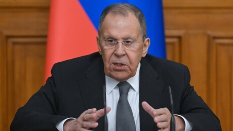 Ocidente opera no Oriente Médio segundo princípio de 'dividir, fazer os outros guerrearem, e conquistar' - Lavrov