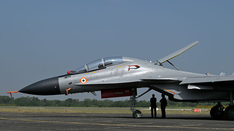 Caça indiano cai durante missão de treinamento