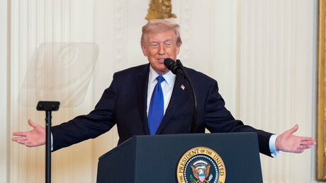 Trump afirma que fabricantes de armas dos EUA concordaram em quadruplicar a produção