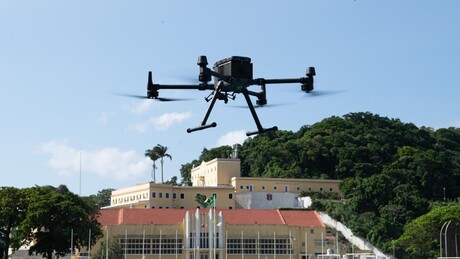 Exército Brasileiro desenvolve IA para controlar 'enxame de drones'