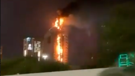 VÍDEO: Hotel pega fogo no Kuwait