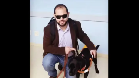 Justiça condena Uber por discriminar homem cego com cão-guia