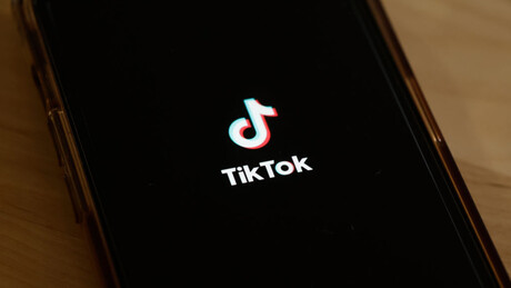 Ministério da Justiça cobra explicações do TikTok por vídeos que simulam violência contra mulheres