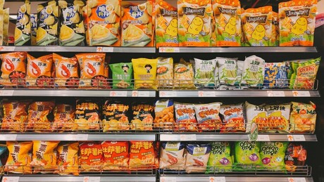 Consumo de alimentos ultraprocessados ​​aumenta o risco de câncer, diz estudo