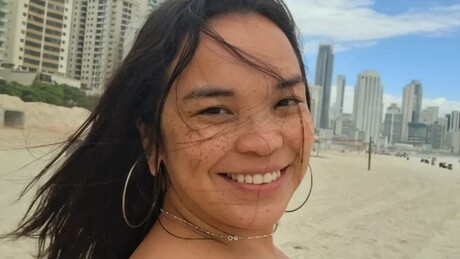 VÍDEO: Mulher morre no litoral paulista após janela de ônibus se desprender