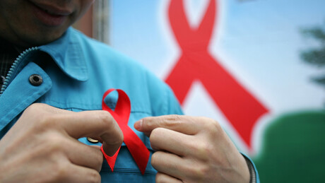 Cientistas chineses dão passo inédito e conseguem remover HIV do DNA humano