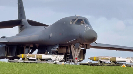 EUA preparam aviões bombardeiros para ataques ao Irã