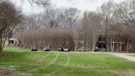 Tiroteio em universidade nos Estados Unidos deixa ao menos um morto e dois feridos