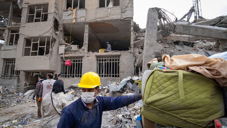 VÍDEO: Israel lança ataques em larga escala contra capital do Irã