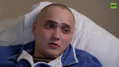 À RT, soldado de 21 anos condecorado por Putin conta como resistiu sozinho a ataques por 68 dias