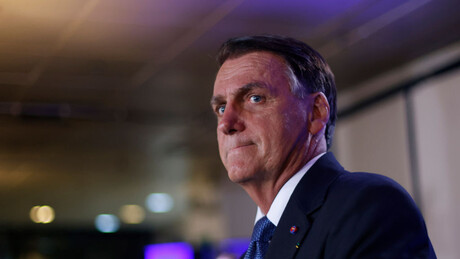 Médico diz que oxigenação de Bolsonaro caiu a nível crítico: pneumonia 'mais acentuada' que ele já teve