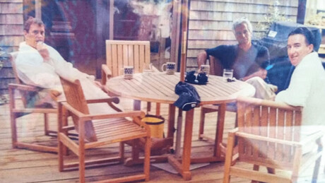 Arquivos desclassificados incluem foto inédita de Epstein, Mandelson e ex-príncipe britânico Andrew