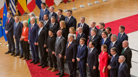 Enviado de Putin aconselha líderes da UE a assistir vídeo para entender seus erros