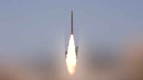 Irã anuncia que fará ataques contra instalações dos EUA no Oriente Médio nas próximas horas