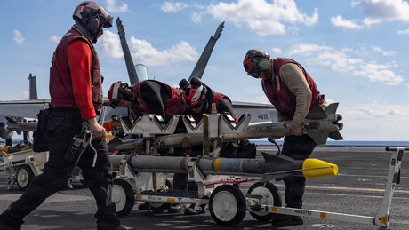 Moscou sobre agressão de EUA e Israel contra Irã: 'Golfo Pérsico afunda rapidamente no caos e na incerteza'