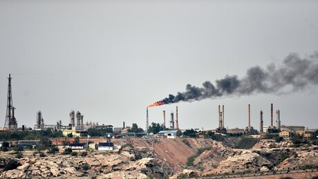 Trump afirma que EUA destruíram 'tudo, exceto área petrolífera' de ilha estratégica do Irã