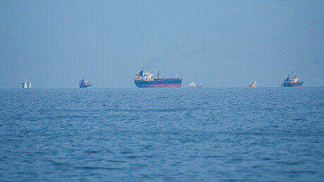 Como um magnata misterioso se beneficia do fechamento do Estreito de Ormuz