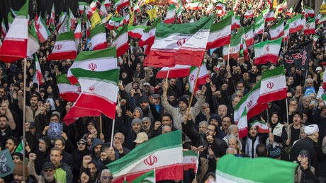 VÍDEO: Clamor do povo iraniano - 'Nem concessões, nem rendição' diante dos EUA