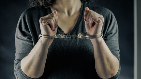 Mulher recebia até 8 mil euros por pessoa em esquema de imigração ilegal de Angola para Europa