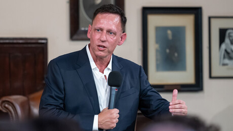 Peter Thiel pede que bilionários abandonem campanha de doação de riqueza