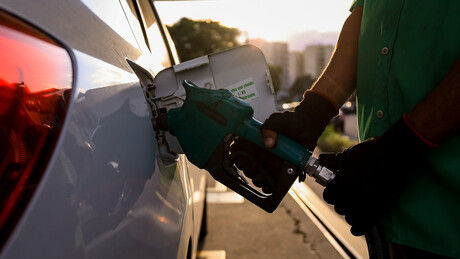 Estados rejeitam pedido de Lula para reduzir imposto sobre combustíveis