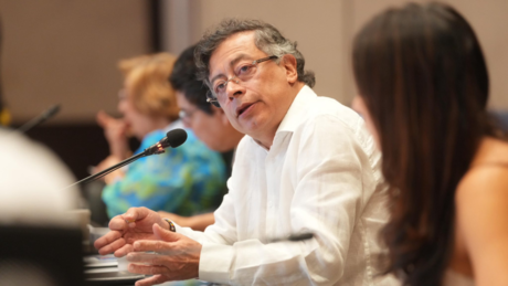 Petro afirma que América Latina 'está de joelhos' no cenário global