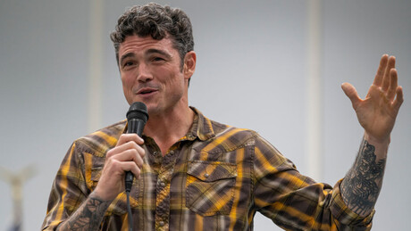 Ex-chefe de antiterrorismo dos EUA questiona quem realmente define política no Oriente Médio